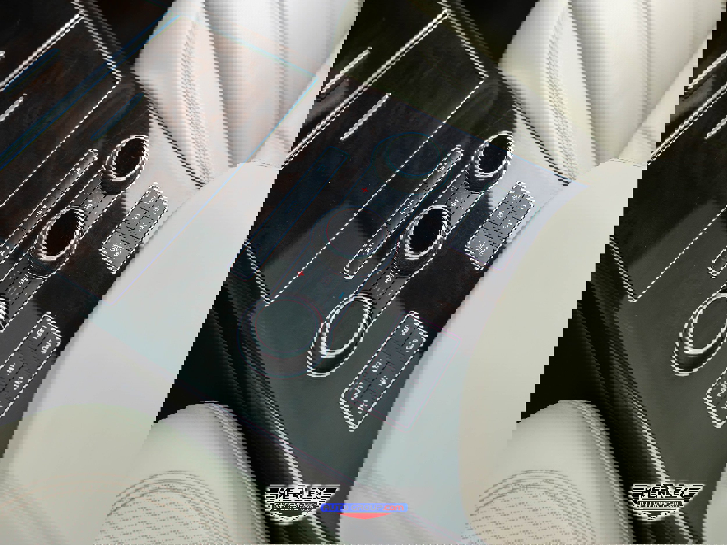 Used 2016 Land Rover Range Rover Autobiography image 24