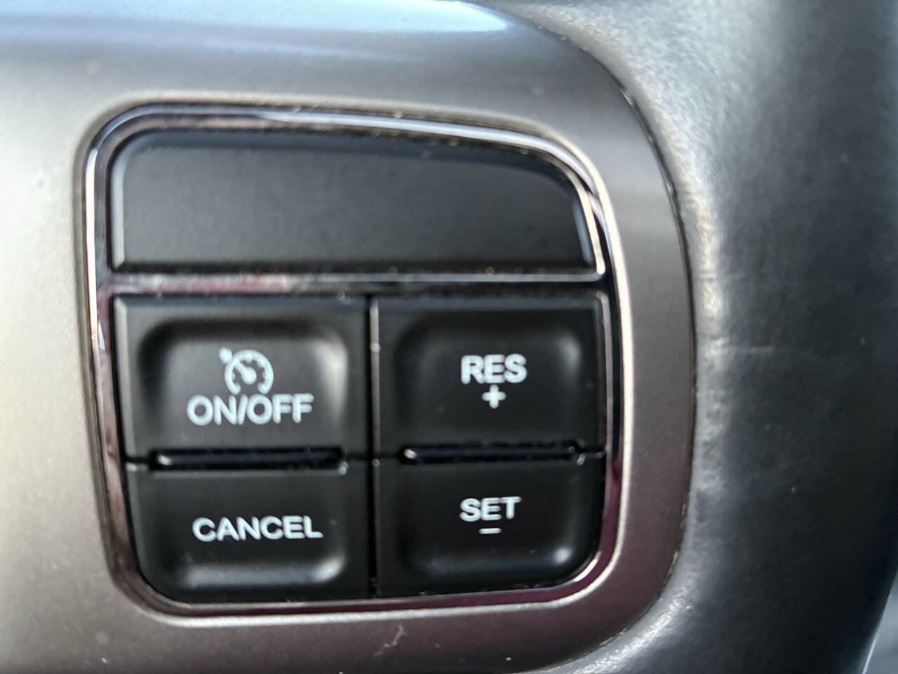 Used 2013 Jeep Grand Cherokee Overland image 25