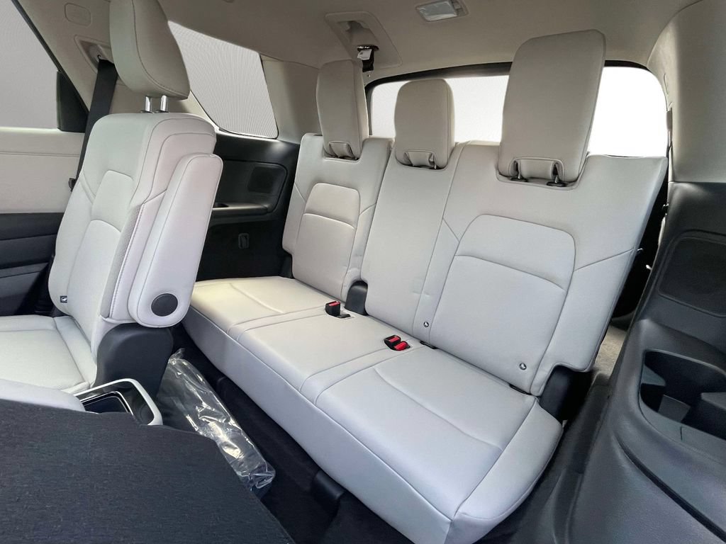 New 2026 Nissan Pathfinder SL w/ SL Premium Package FWD image 12