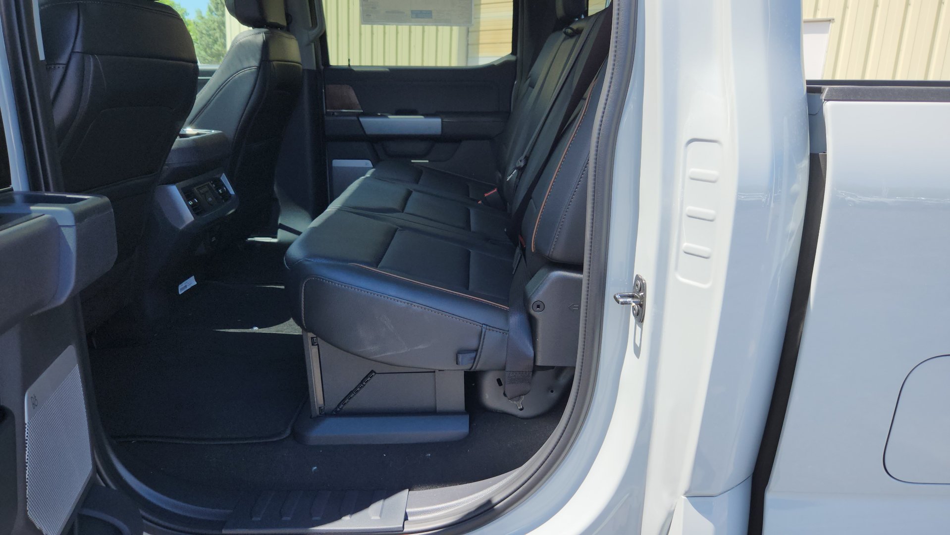 New 2026 Ford F350 Lariat w/ Tremor Off-Road Package AWD/4WD image 30