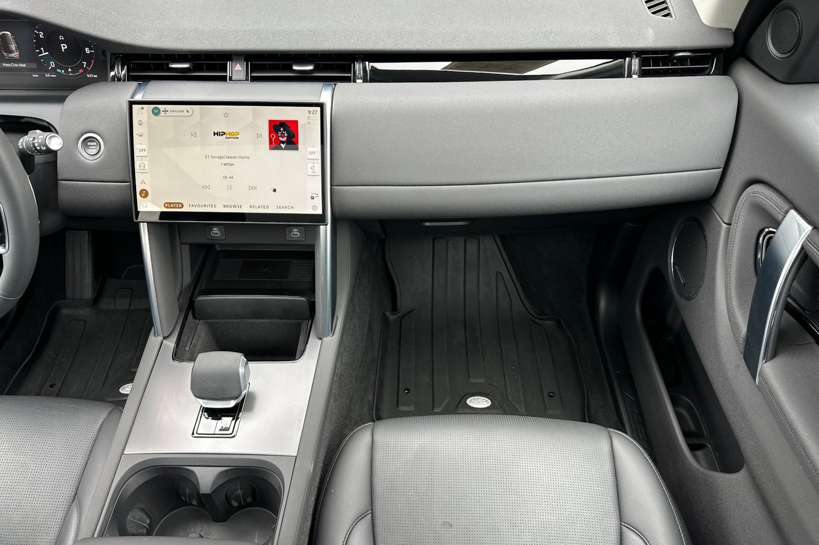 Used 2025 Land Rover Discovery Sport S image 29