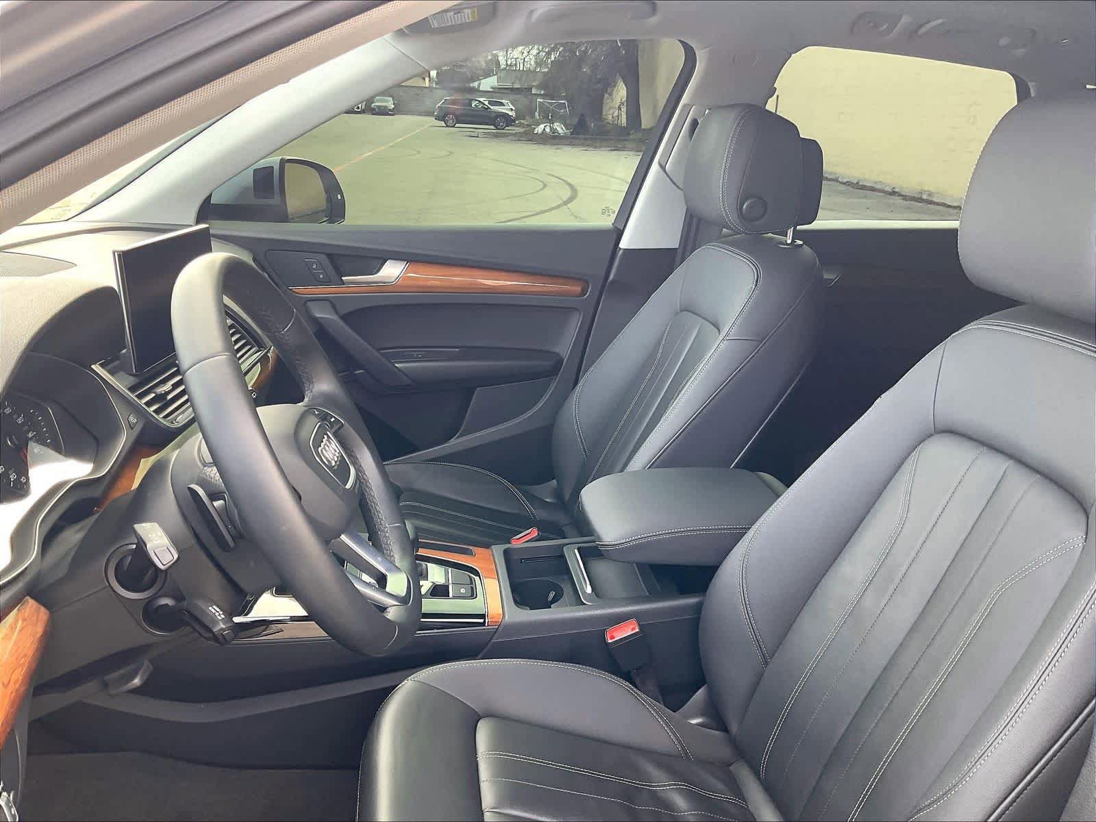 Used 2022 Audi Q5 2.0T Premium w/ Convenience Package AWD/4WD image 23
