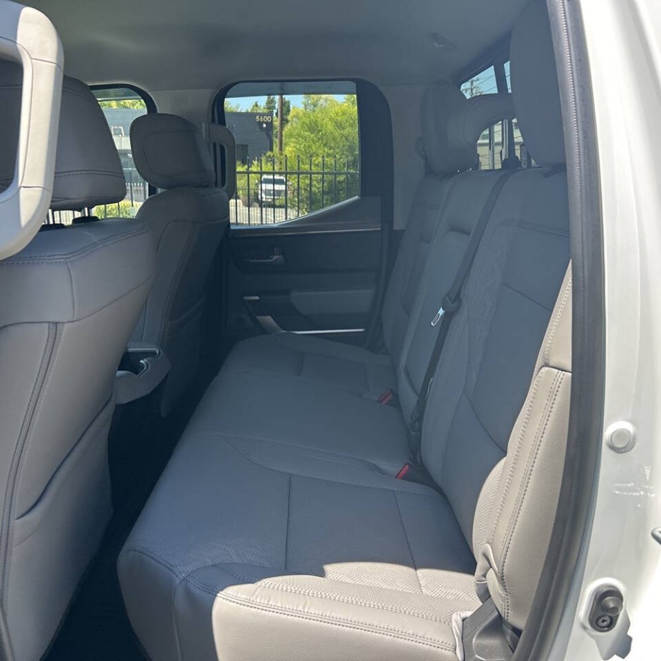 Used 2024 Toyota Tundra Limited w/ TRD Off-Road Package AWD/4WD image 19