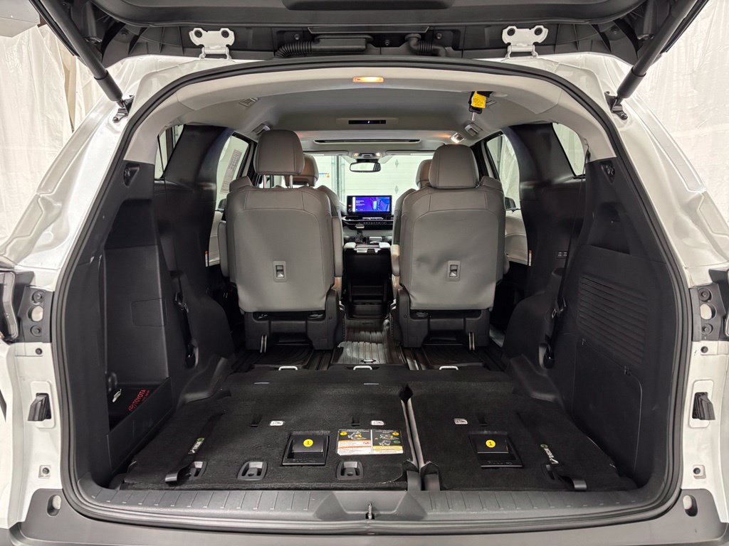Used 2026 Toyota Sienna XLE AWD/4WD image 54