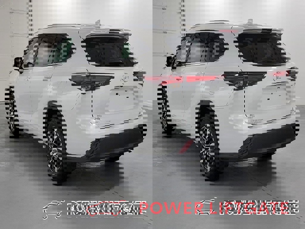 Certified 2025 Toyota Highlander XLE image 7