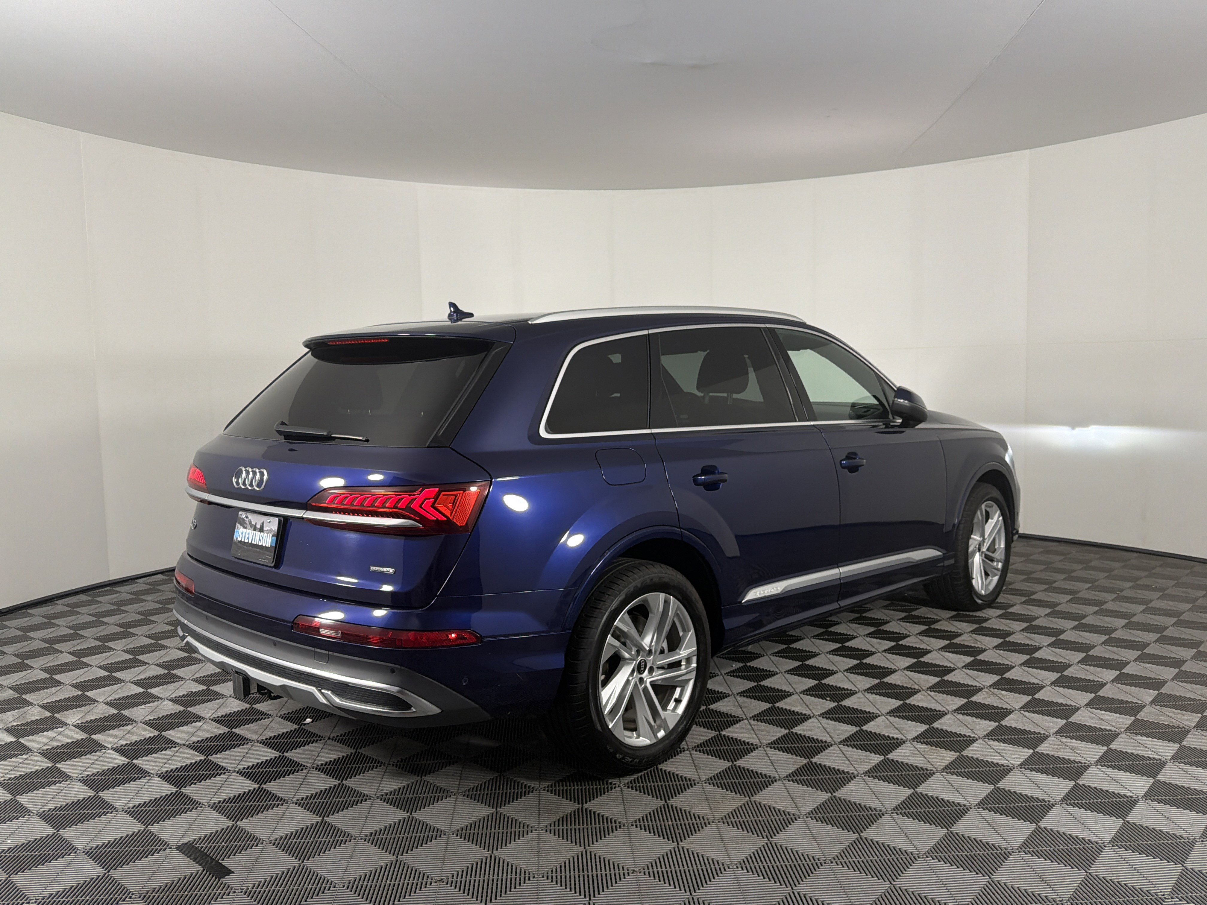 Used 2022 Audi Q7 3.0T Premium Plus w/ Premium Plus Package AWD/4WD image 25