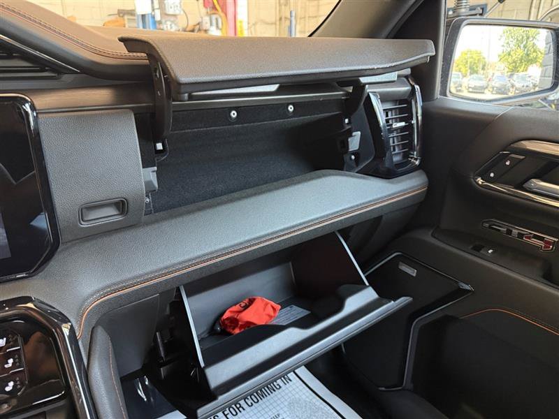 Used 2024 GMC Sierra 1500 AT4 w/ Technology Package AWD/4WD image 27