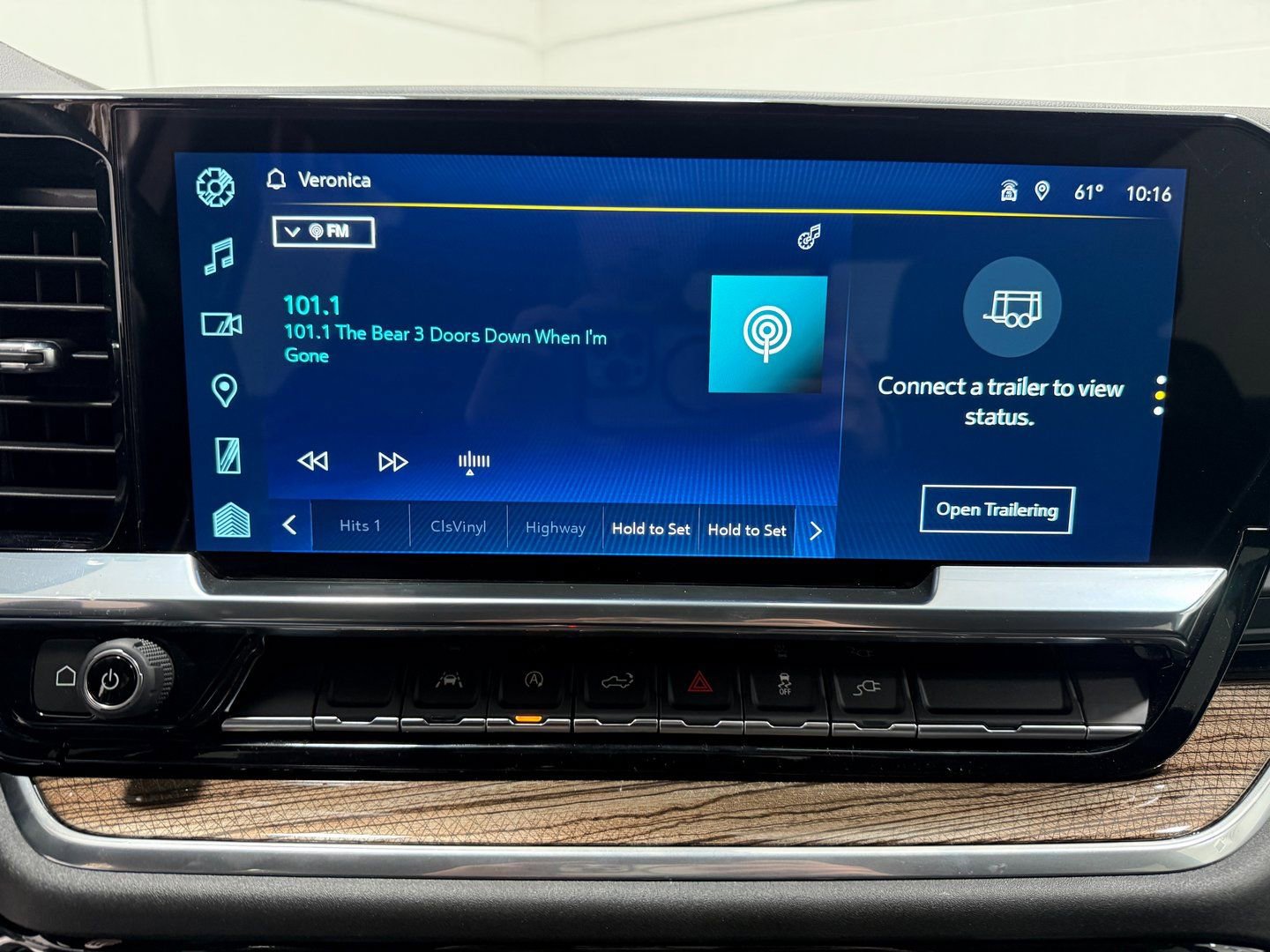 Used 2025 Chevrolet Silverado 1500 RST w/ Convenience Package II AWD/4WD image 16