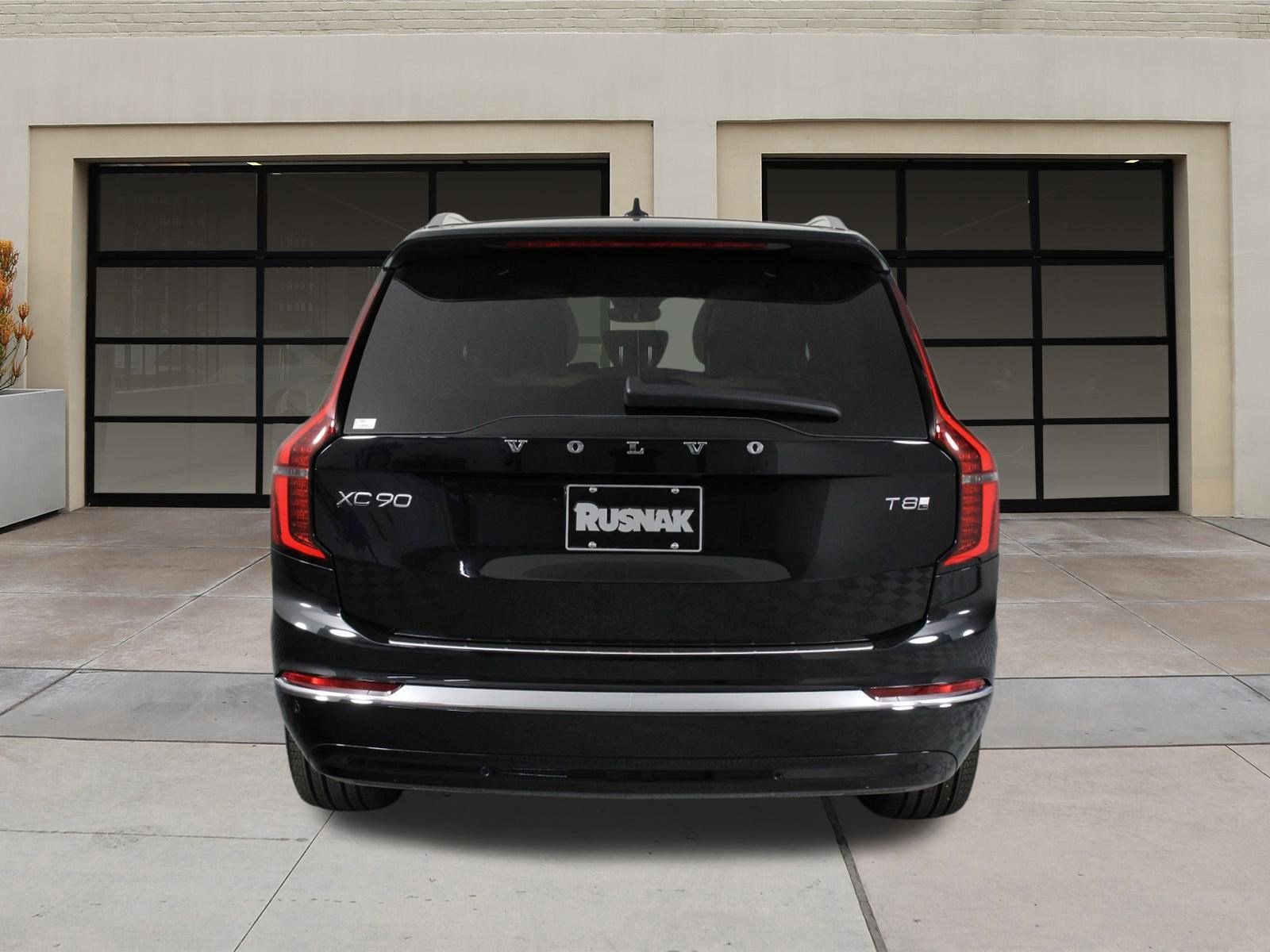New 2026 Volvo XC90 T8 Plus w/ Protection Package Premier image 4