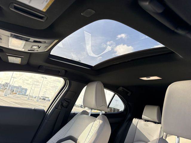 Certified 2022 Lexus UX 200 w/ Premium Package FWD image 22