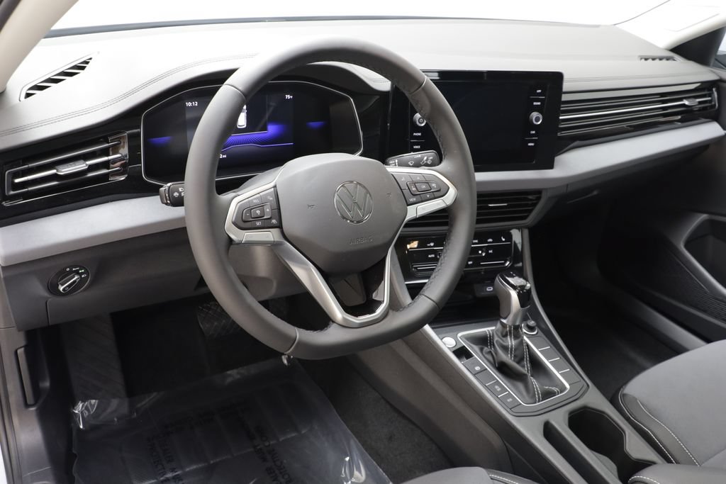 New 2027 Volkswagen Jetta SE FWD image 8