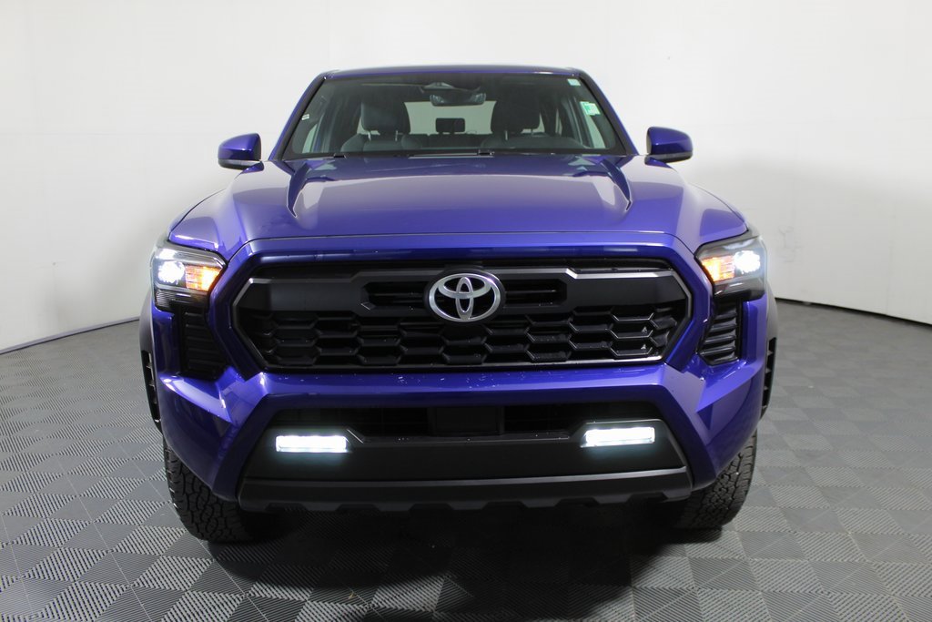 Used 2024 Toyota Tacoma TRD Off-Road image 3