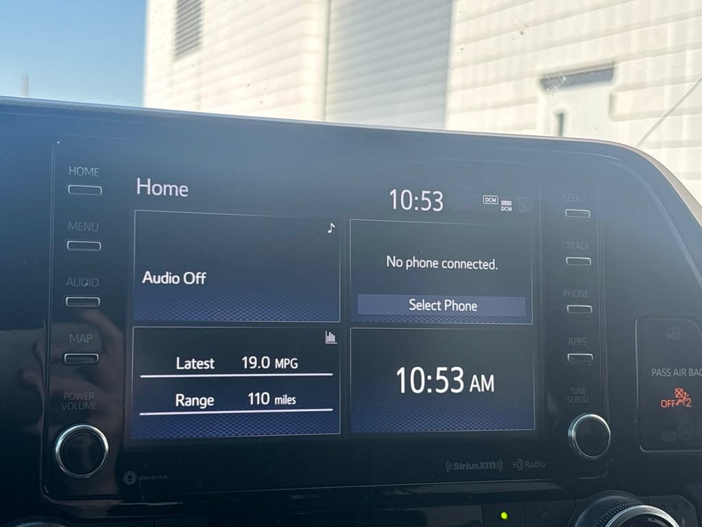 Used 2022 Toyota Highlander XLE AWD/4WD image 13