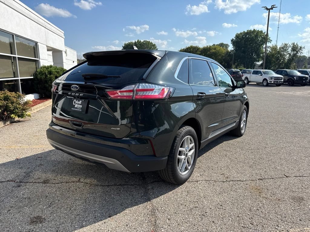 Certified 2024 Ford Edge SEL w/ Convenience Package AWD/4WD image 3