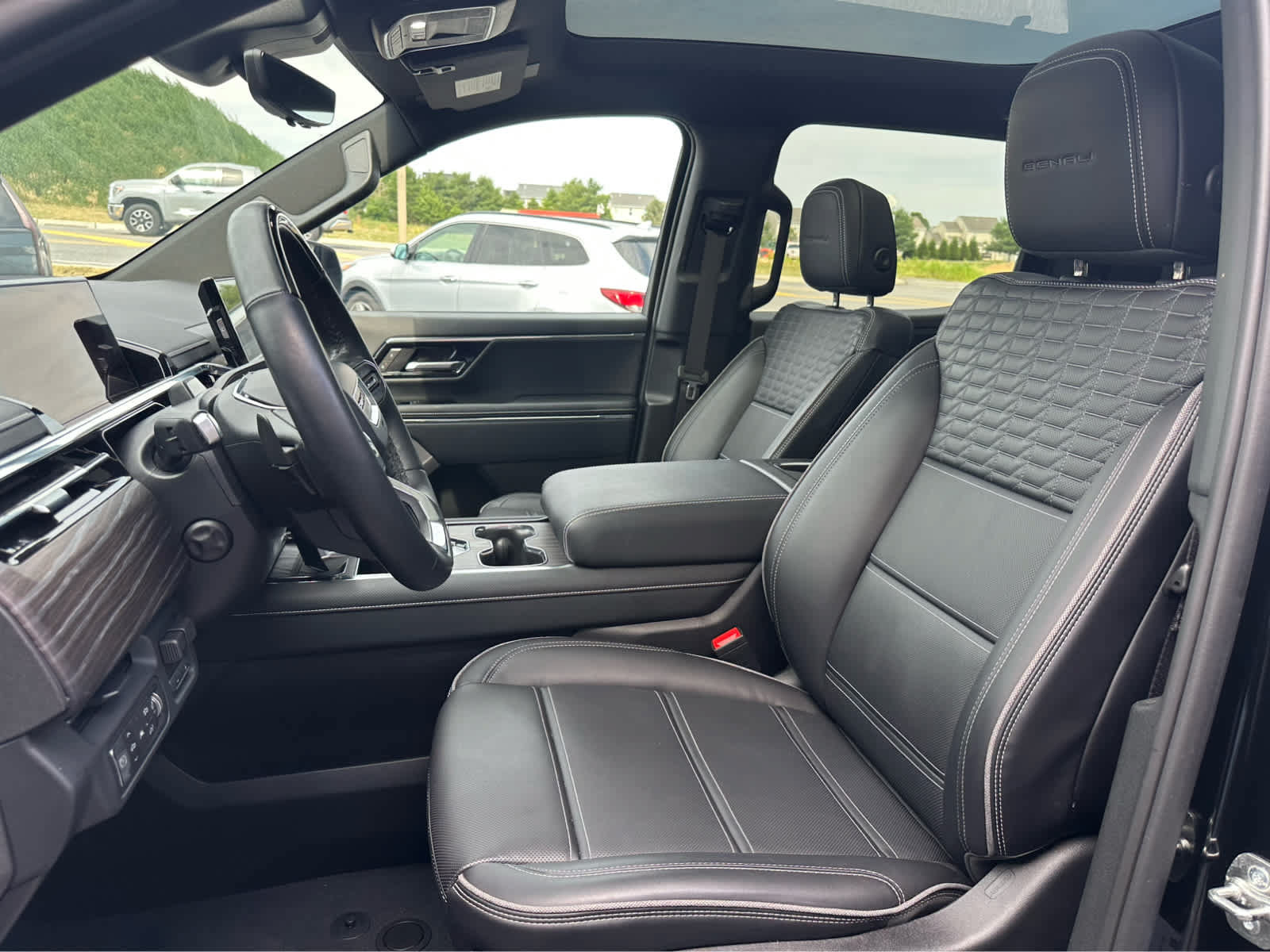 Used 2025 GMC Sierra EV Denali AWD/4WD image 10