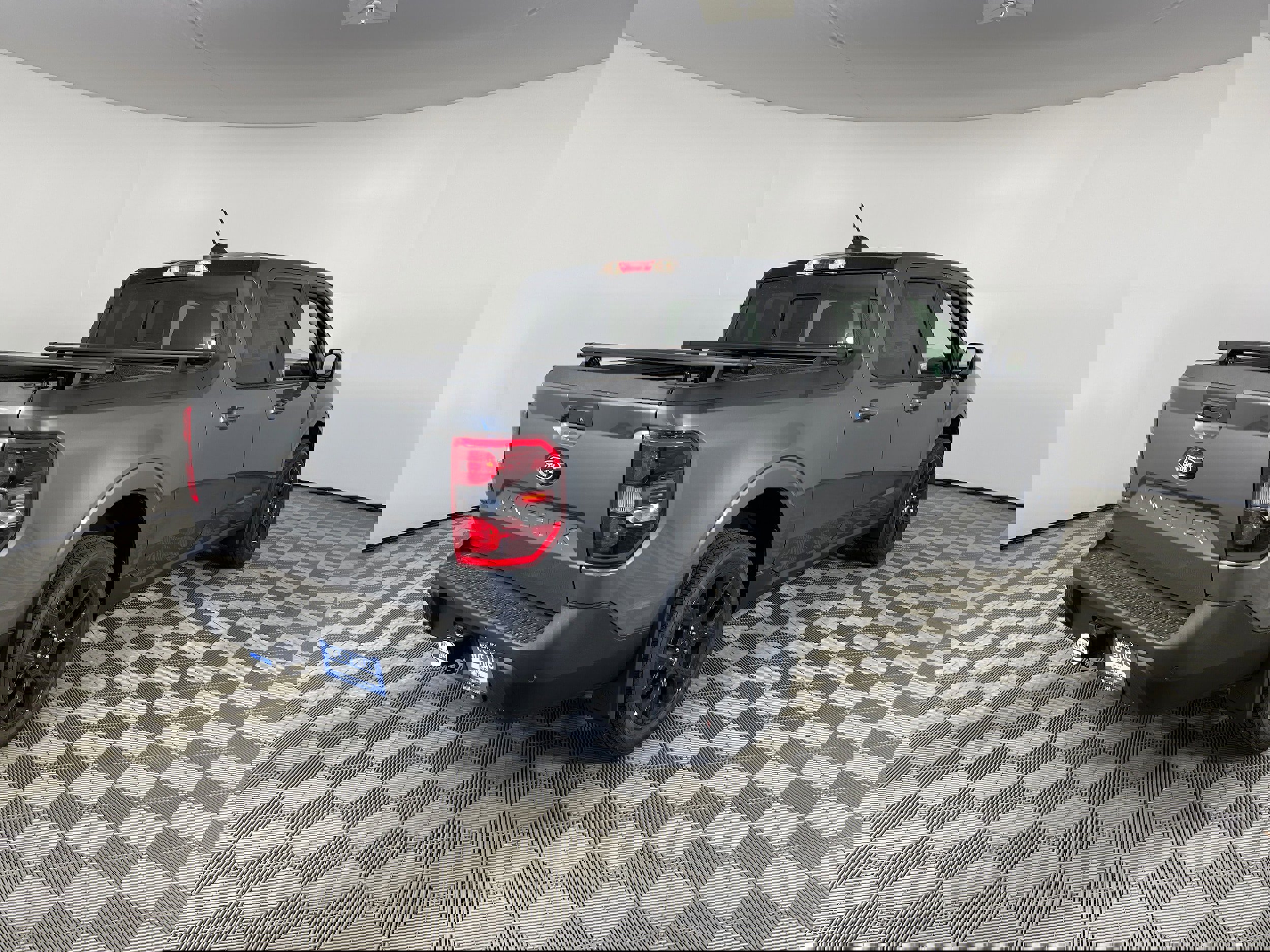 New 2025 Ford Maverick Lariat w/ Black Appearance Package image 6