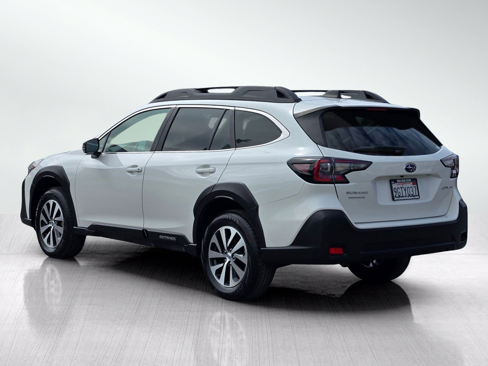 Used 2024 Subaru Outback Premium AWD/4WD image 6