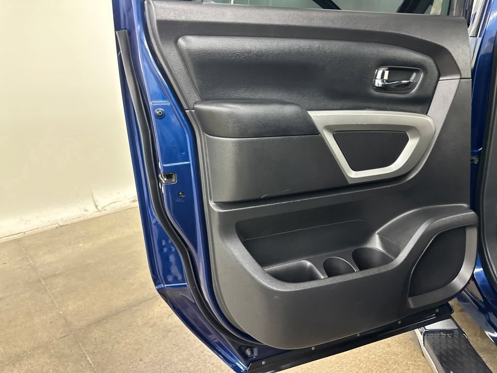 Used 2017 Nissan Titan SV RWD image 33