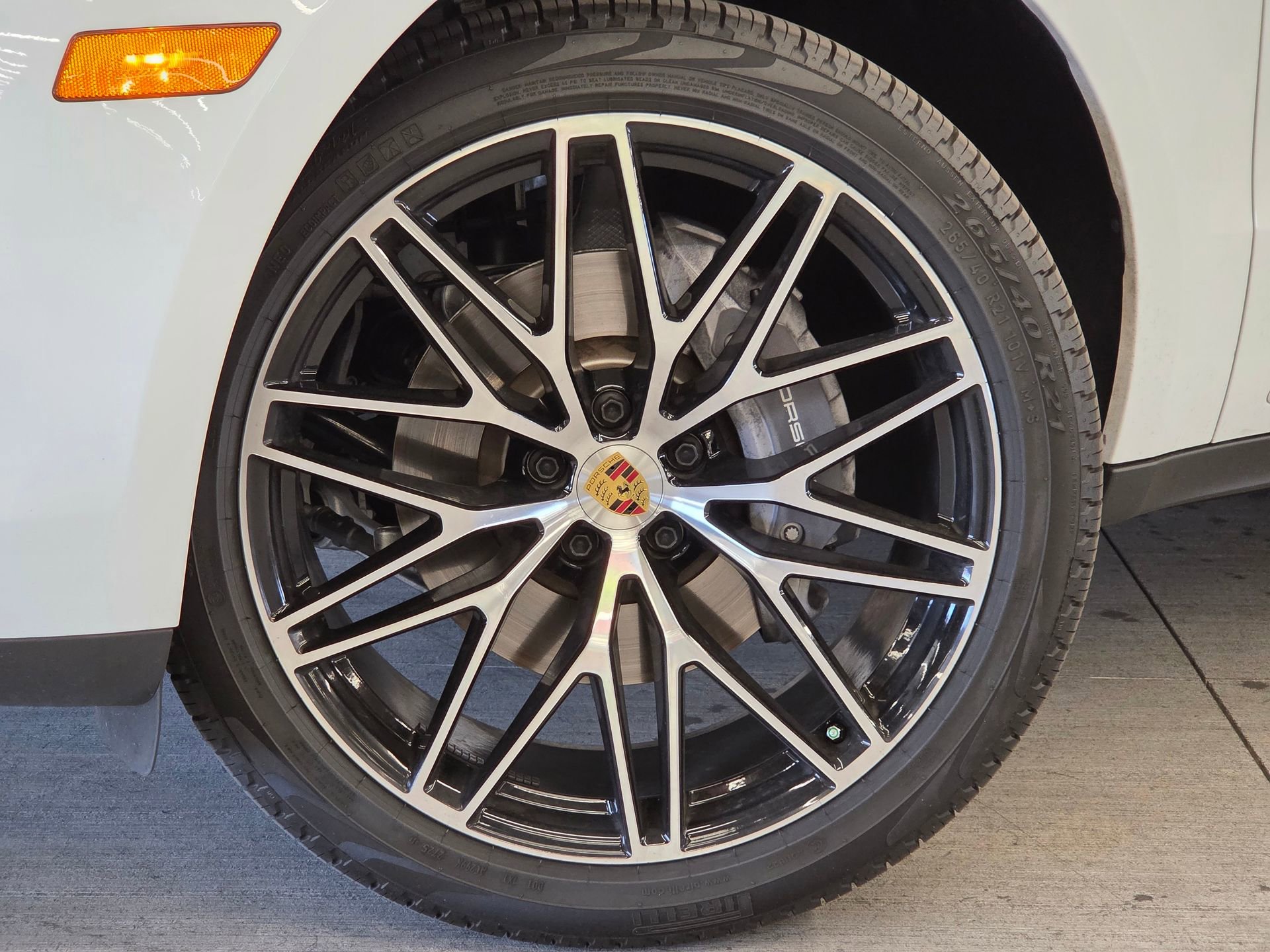 Certified 2026 Porsche Macan AWD/4WD image 23