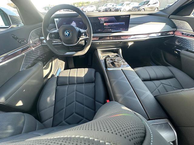 New 2026 BMW i7 xDrive60 w/ Executive Package image 7