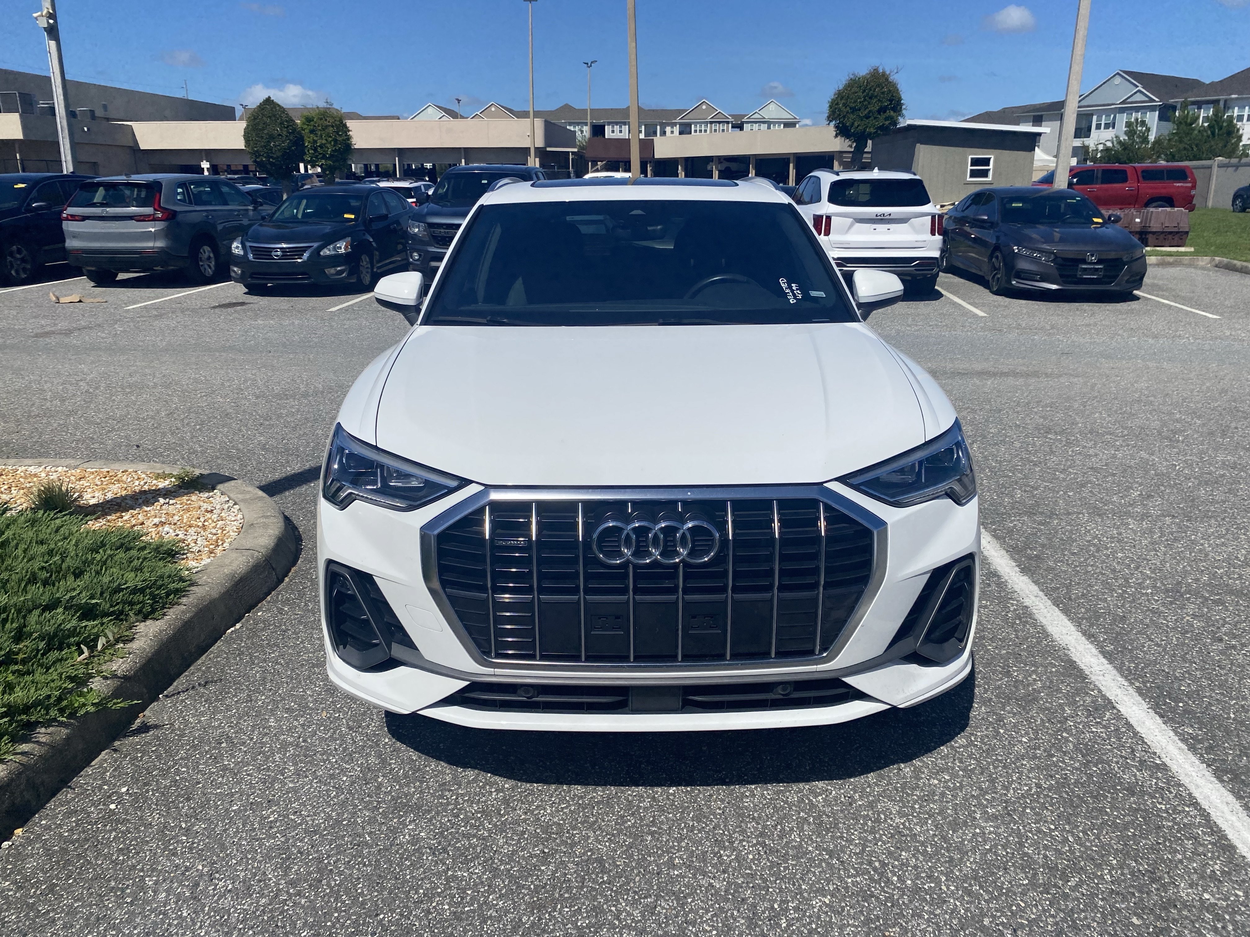 Used 2025 Audi Q3 2.0T Premium AWD/4WD image 2