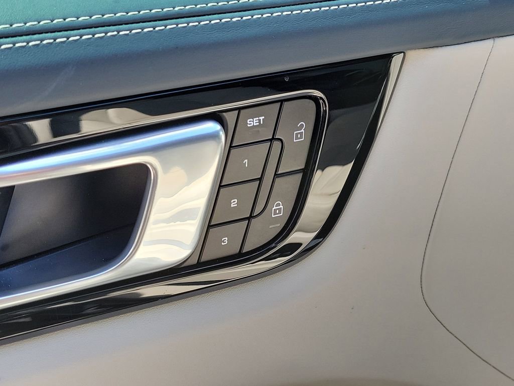 Certified 2022 Porsche Cayenne image 25