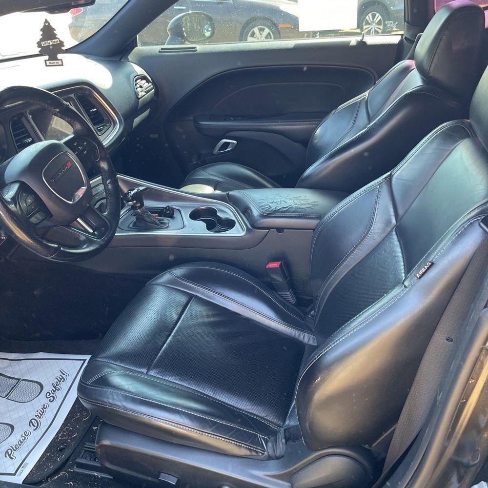 Used 2017 Dodge Challenger SXT Plus image 5