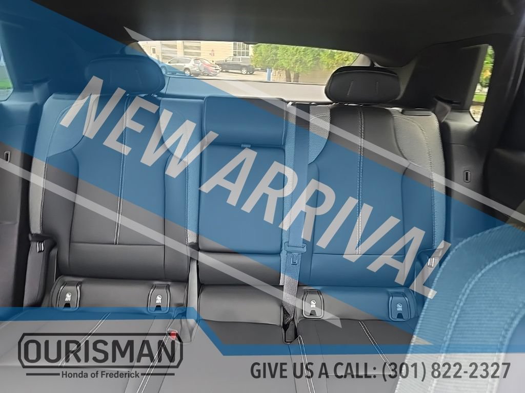 Used 2024 Cadillac Lyriq Tech AWD/4WD image 15