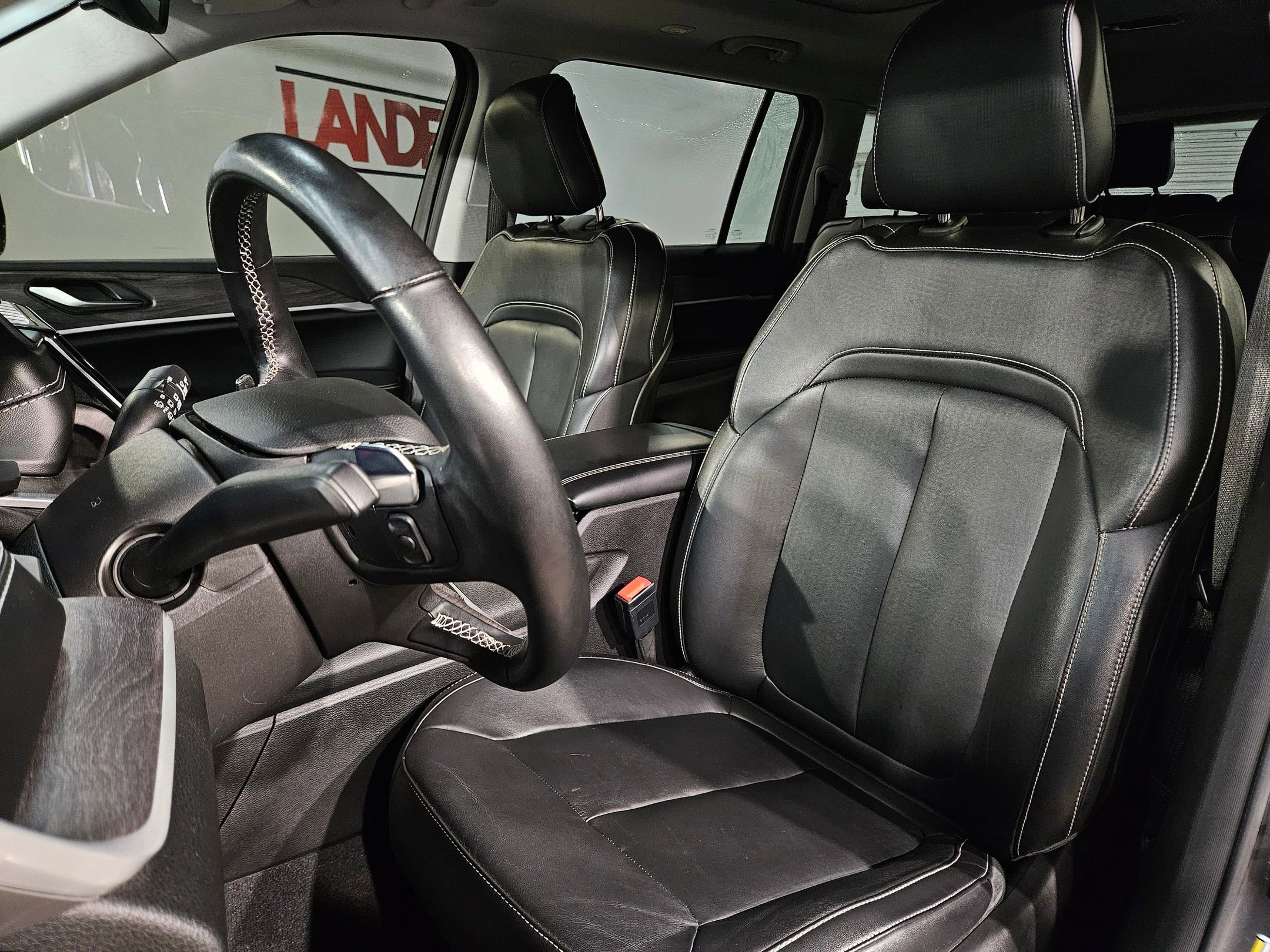 Used 2022 Jeep Grand Cherokee L Limited image 24