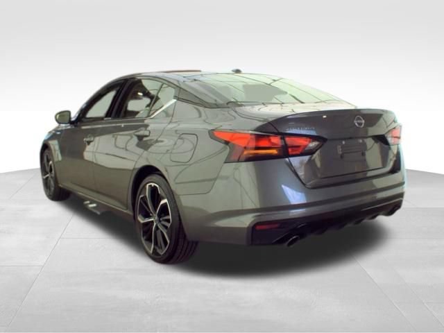 Used 2025 Nissan Altima 2.5 SR AWD/4WD image 8