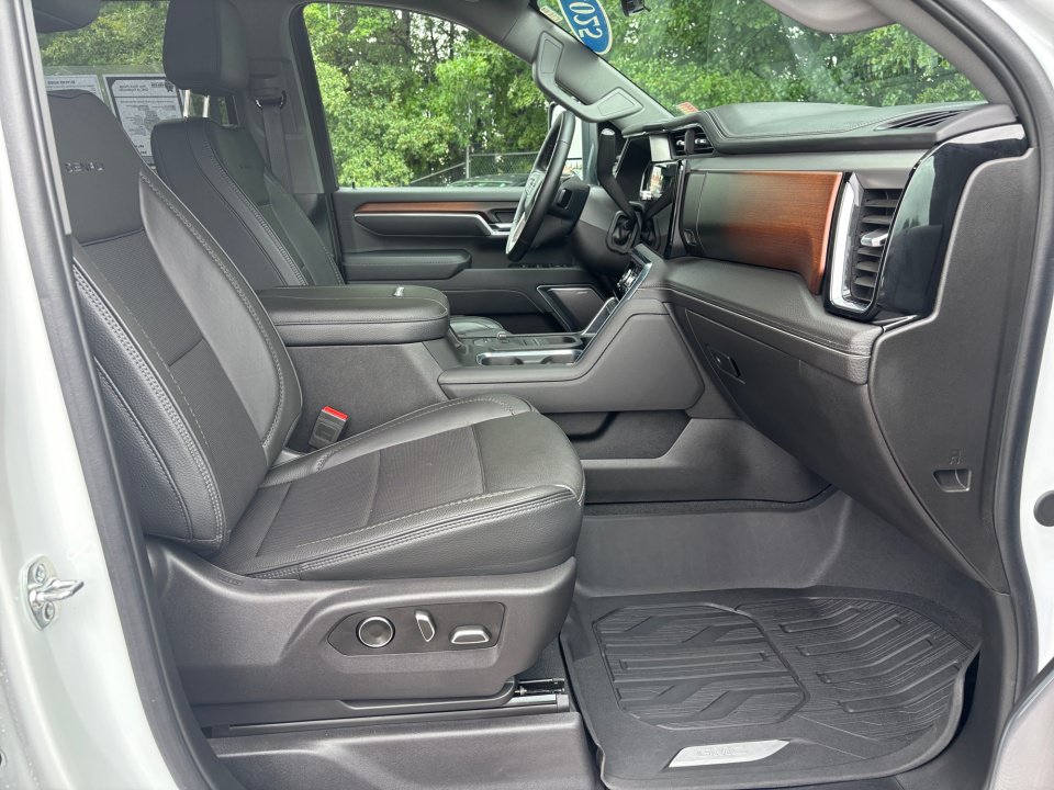 Certified 2025 GMC Sierra 3500 Denali w/ Denali Reserve Package AWD/4WD image 28