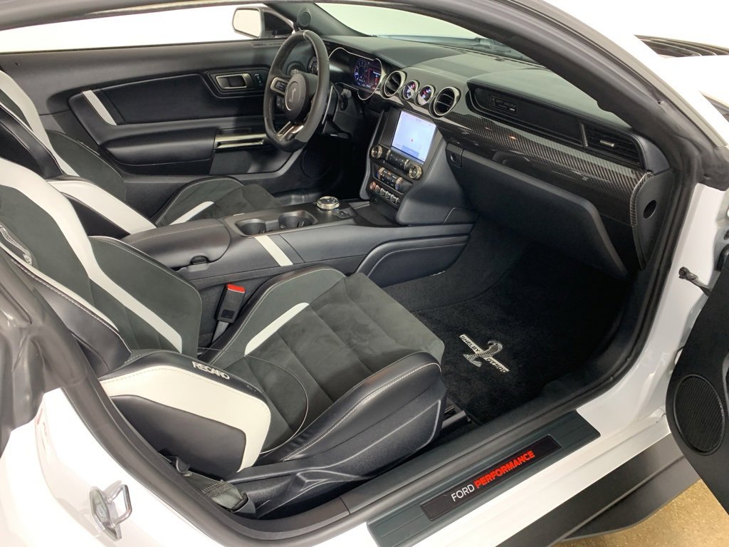 Used 2020 Ford Mustang Shelby GT500 w/ Carbon Fiber Track Pack image 33
