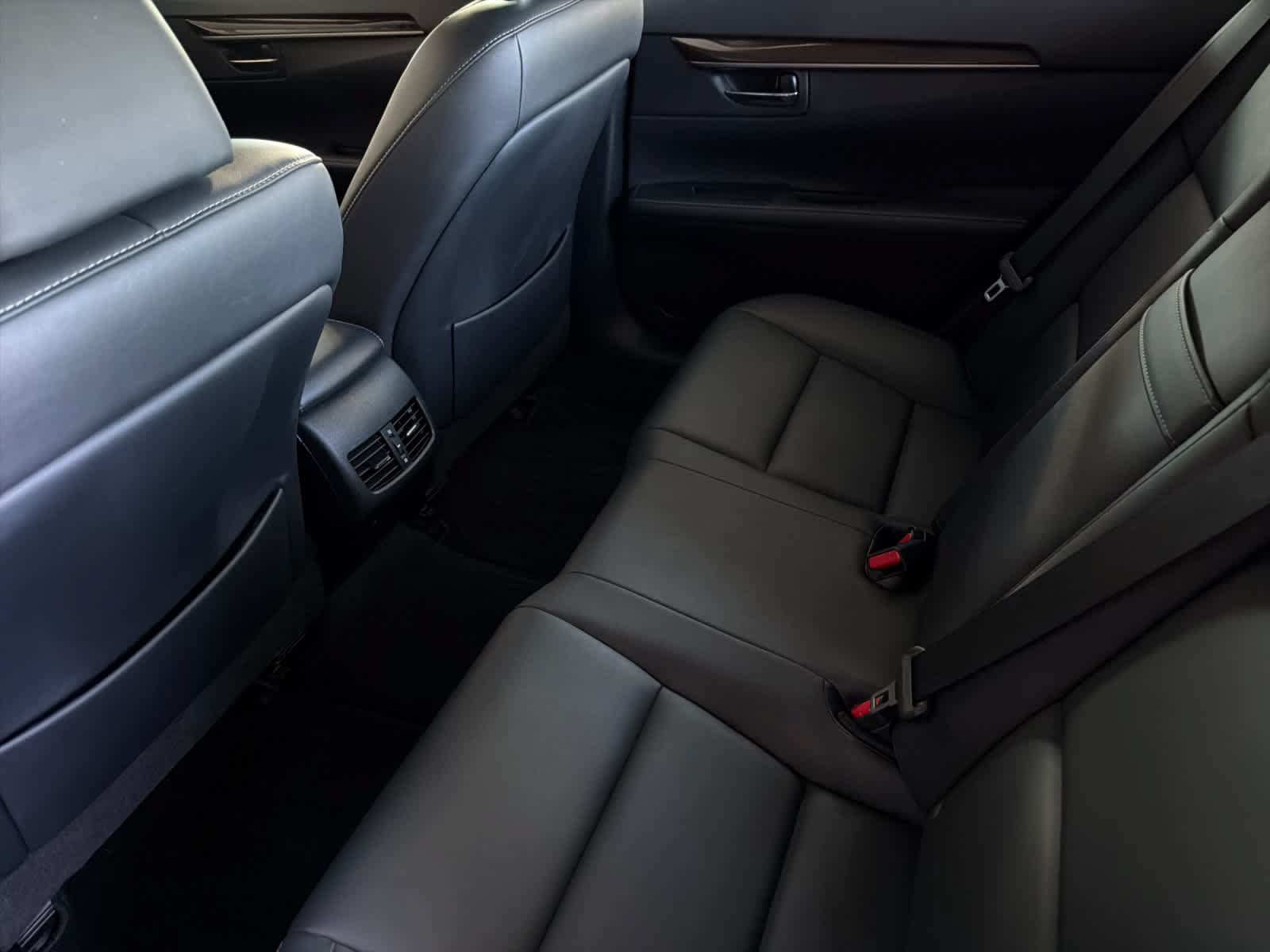 Used 2013 Lexus ES 350 w/ Premium Pkg FWD image 4