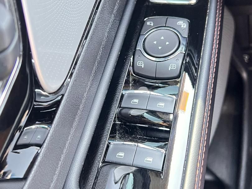 Used 2023 Lincoln Aviator Reserve w/ Equipment Group 201A image 18