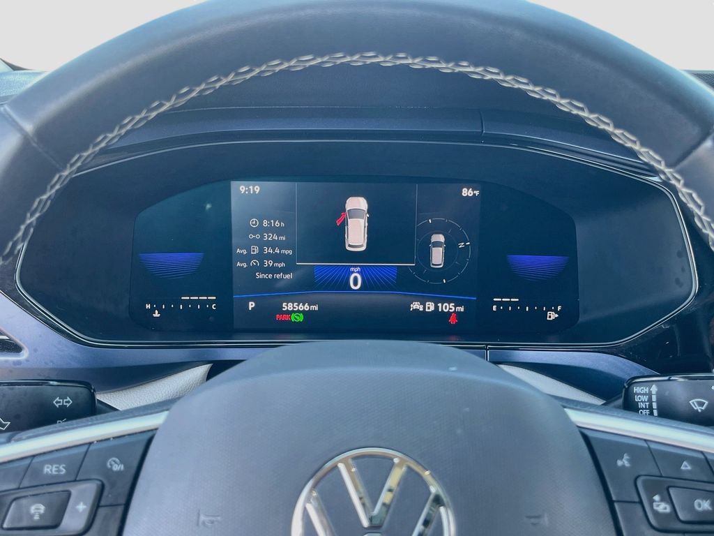 Used 2022 Volkswagen Taos SE FWD image 12