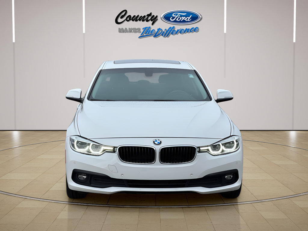 Used 2016 BMW 320i xDrive Sedan AWD/4WD image 5