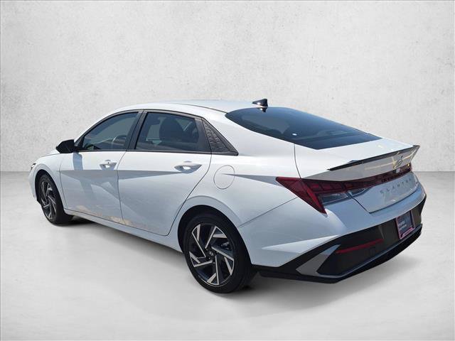 Certified 2025 Hyundai Elantra SEL FWD image 8