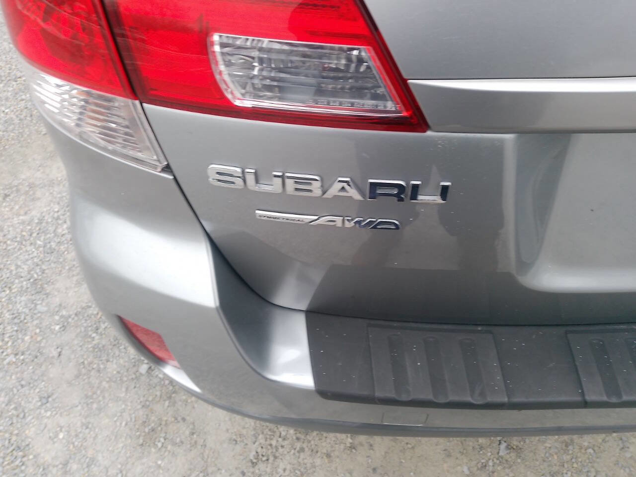 Used 2011 Subaru Outback 2.5i Premium image 27