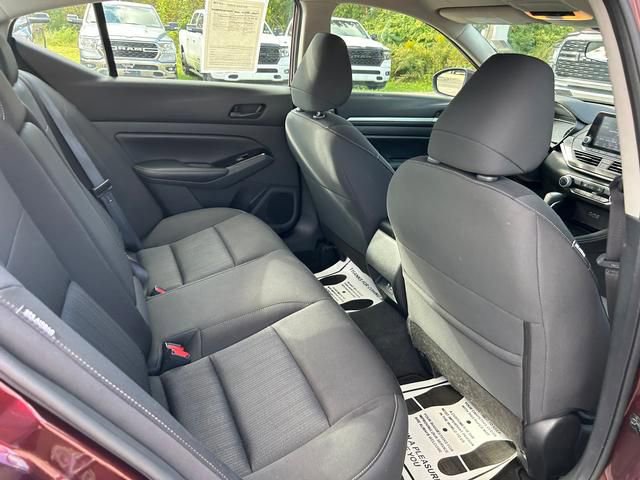 Used 2023 Nissan Altima 2.5 SV FWD image 28