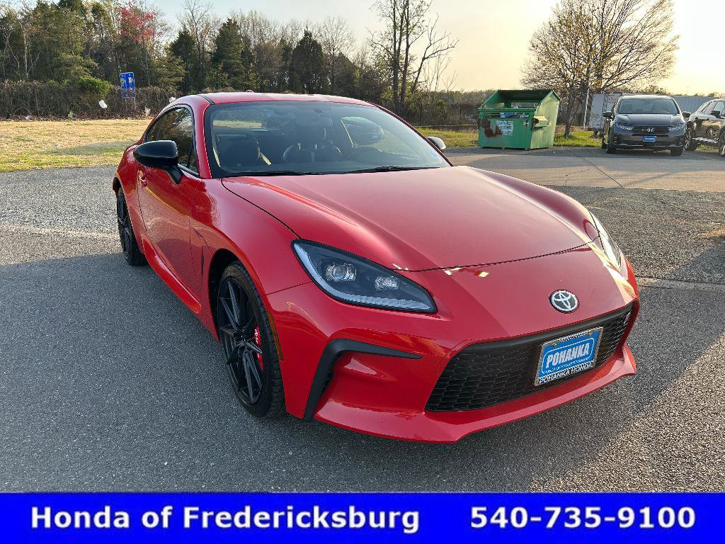 Used 2025 Toyota GR86 Premium w/ Performance Package image 8