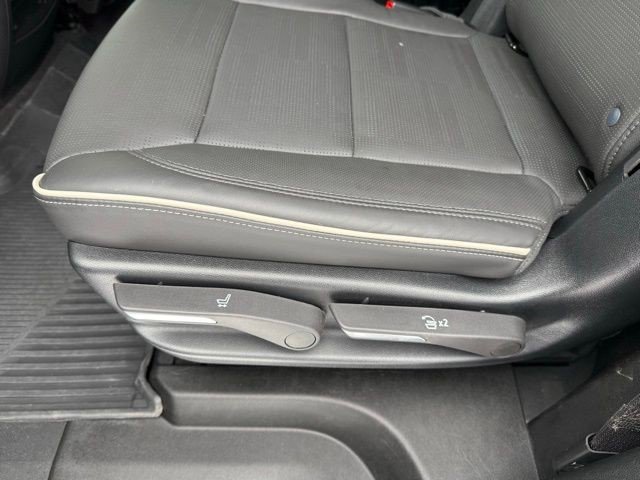 Certified 2025 Cadillac Escalade Premium Luxury image 29