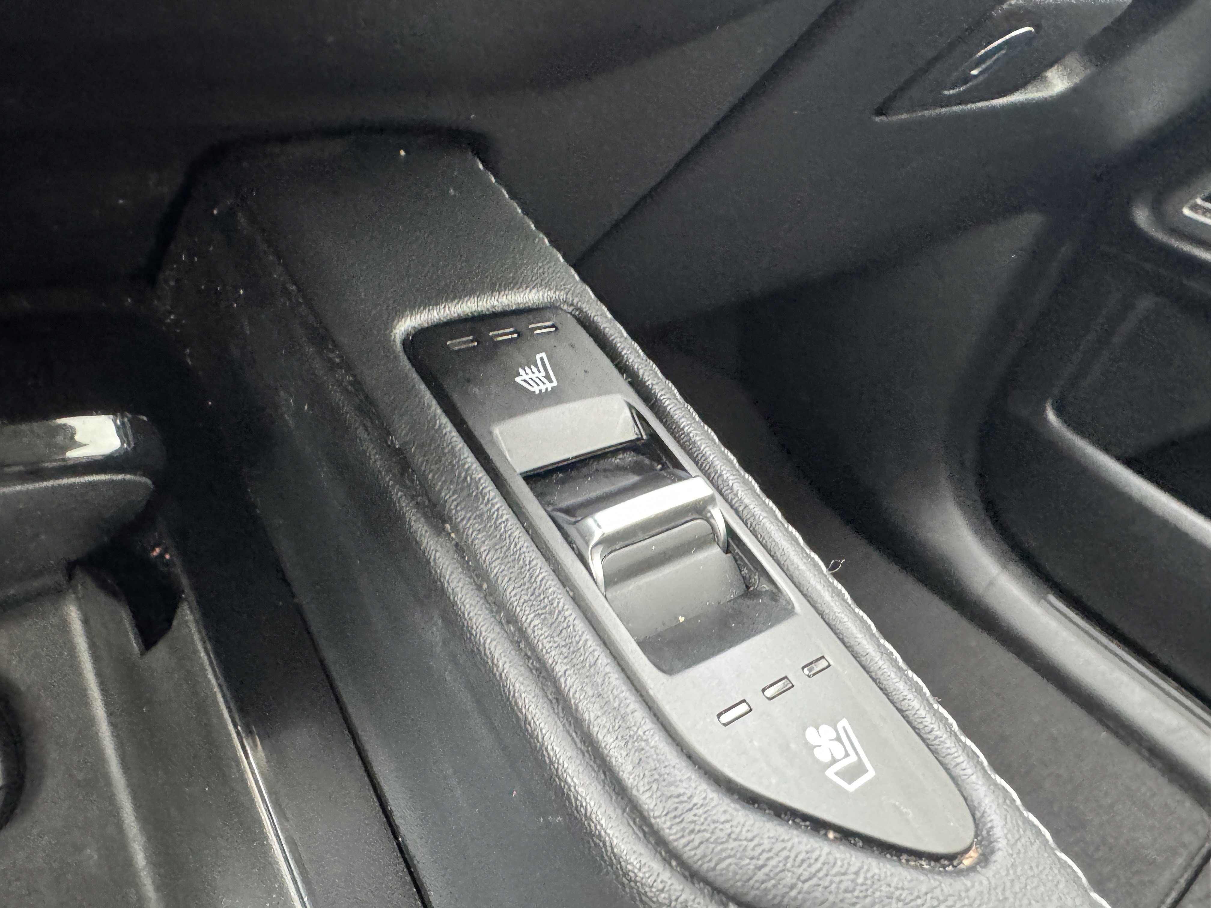 Used 2022 Kia Telluride EX w/ EX Premium Package image 30