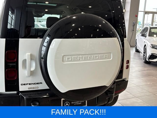 Used 2024 Land Rover Defender 110 X-Dynamic SE AWD/4WD image 8