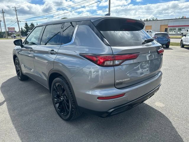 Used 2023 Mitsubishi Outlander SEL Black Edition AWD/4WD image 4