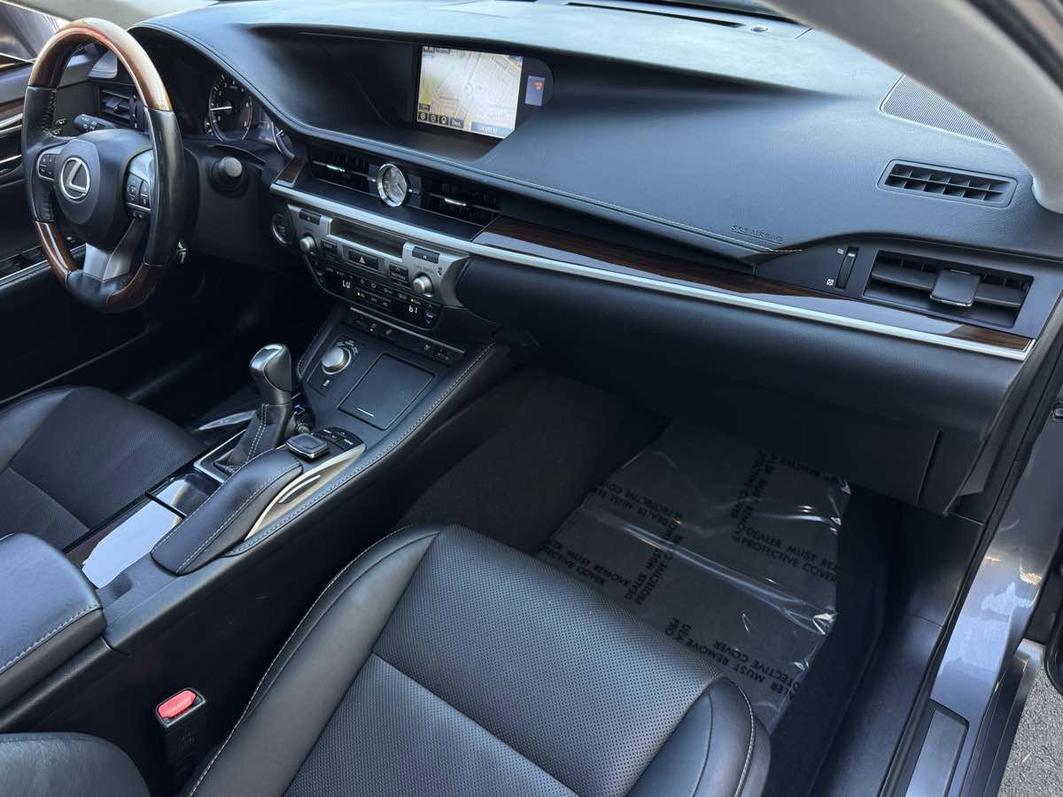 Used 2016 Lexus ES 350 image 24