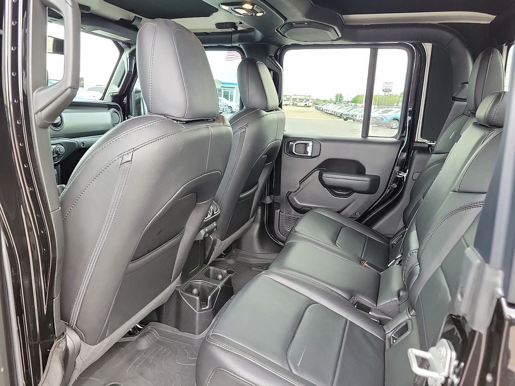 Used 2023 Jeep Gladiator Sport AWD/4WD image 9
