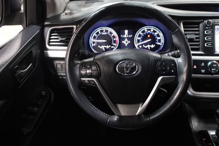 Used 2015 Toyota Highlander XLE image 36