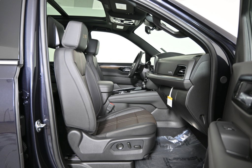 New 2026 Chevrolet Suburban High Country image 14