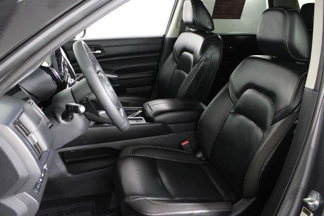 Certified 2023 Nissan Pathfinder SL w/ Black Appearance Package FWD image 21