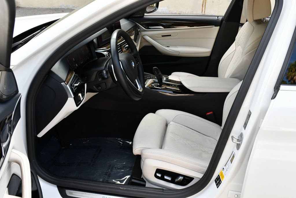 Used 2021 BMW 540i xDrive w/ Premium Package AWD/4WD image 14